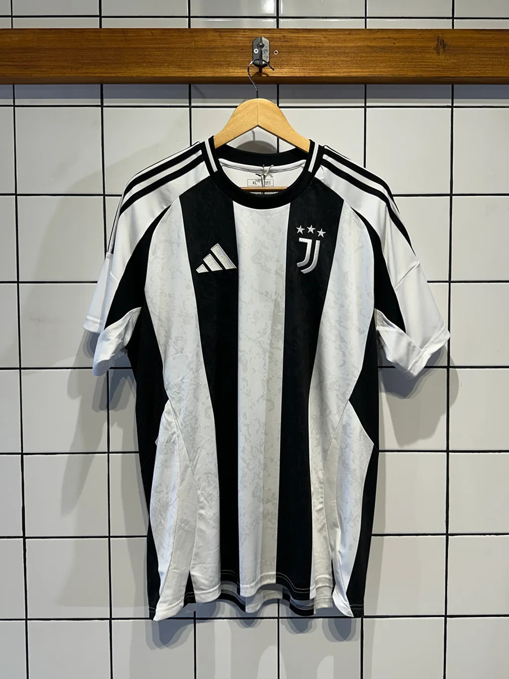 (Fan) Camiseta Juventus adidas Local 24/25